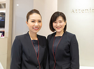 お客様の年代は様々なのでスタッフの年代も様々です